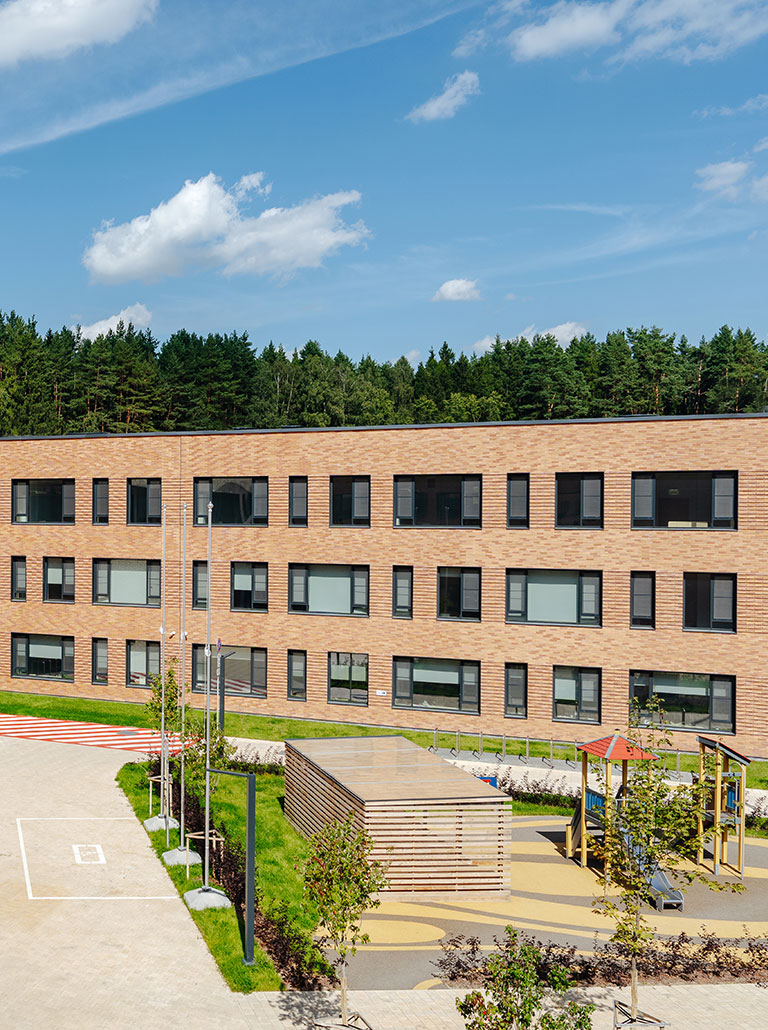 Школа — «Середневский лес»